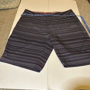 Linksoul‎ Black and Gray Patterned Shorts